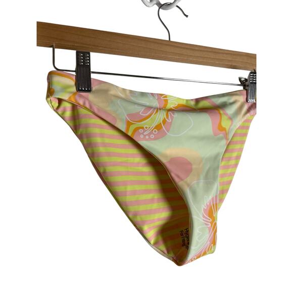Roxy Girl’s Hibiscus Stripe Print Reversible Two Piece Bikini Swimsuit Set 16 - Picture 9 of 13